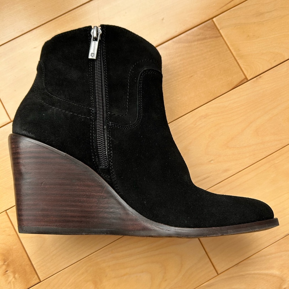 NWT Lucky Brand Wadier Black Suede Wedge Ankle Boots Sizes: 7.5